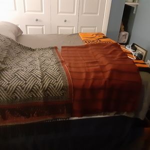 2 blanket scarfs